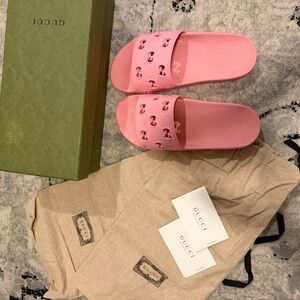 Gucci Rosy Pink Slide Sandals